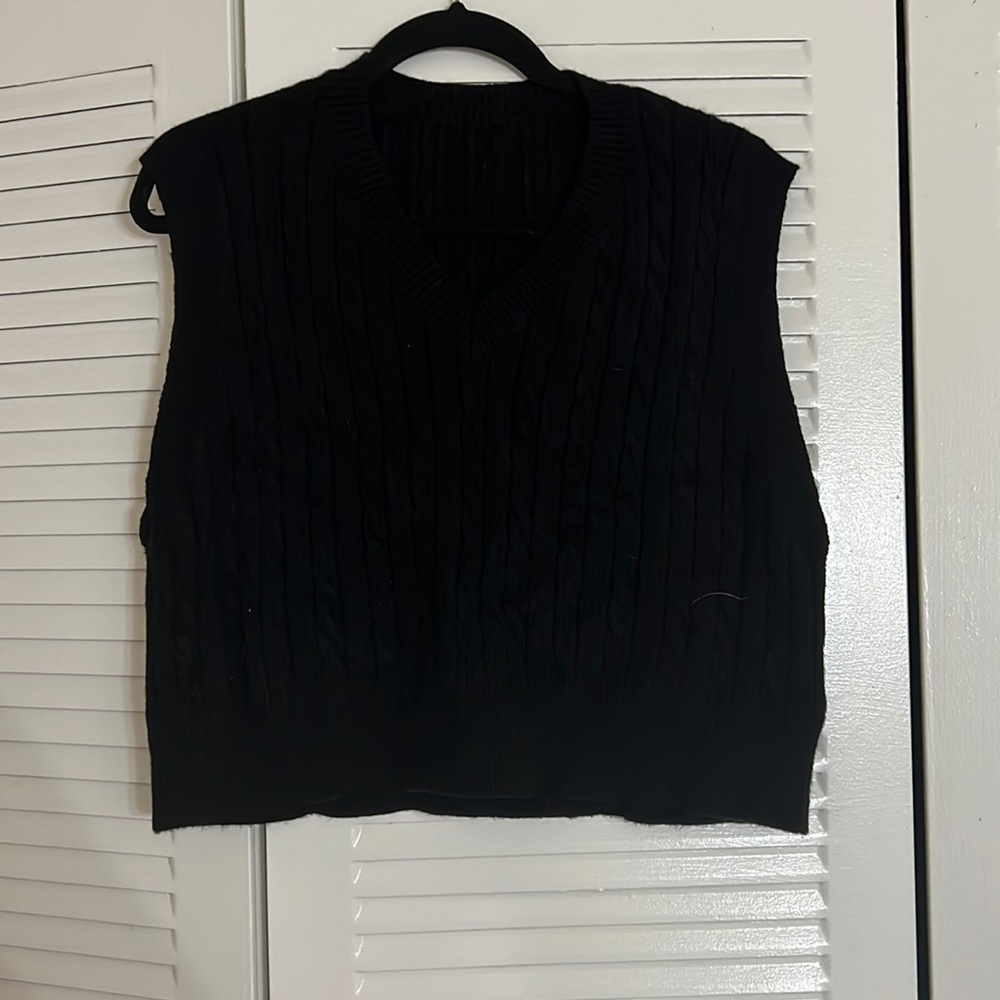 Sweater vest